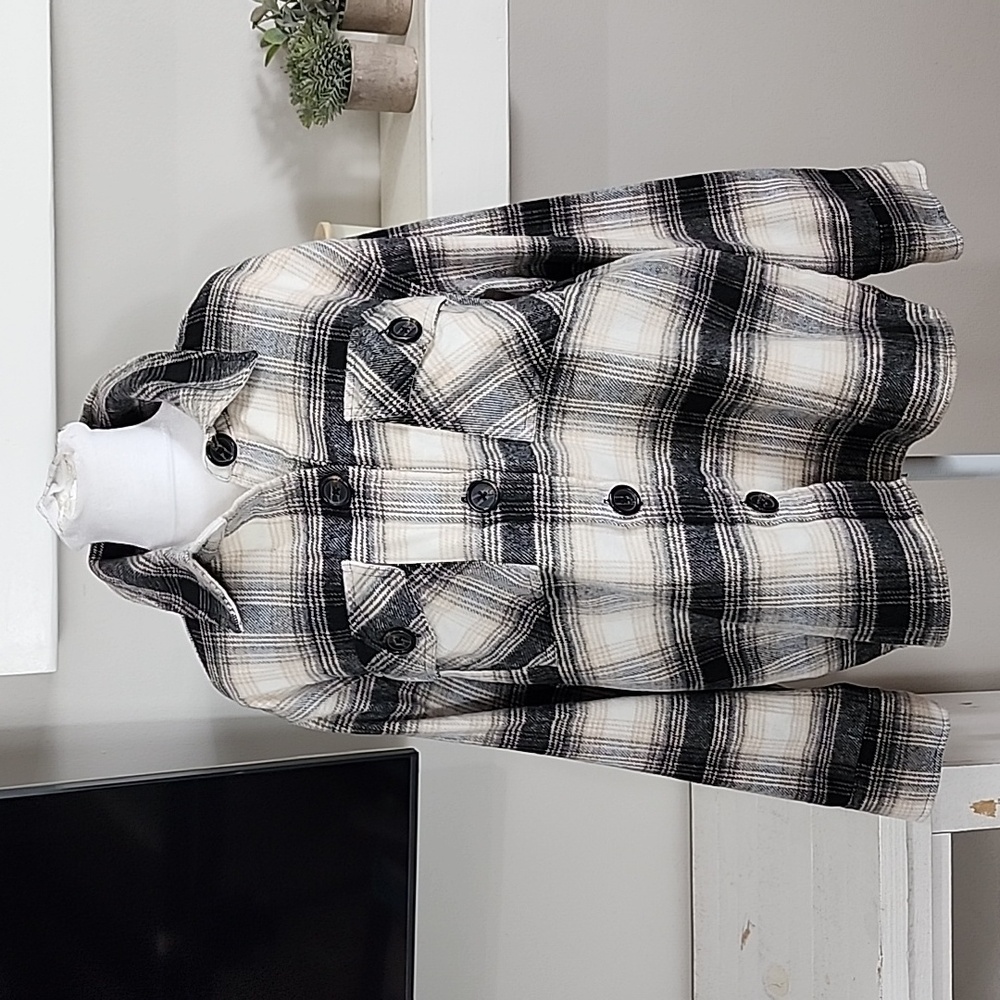BB Dakota By Steve Madden Plaid Boxy Shacket Jacket